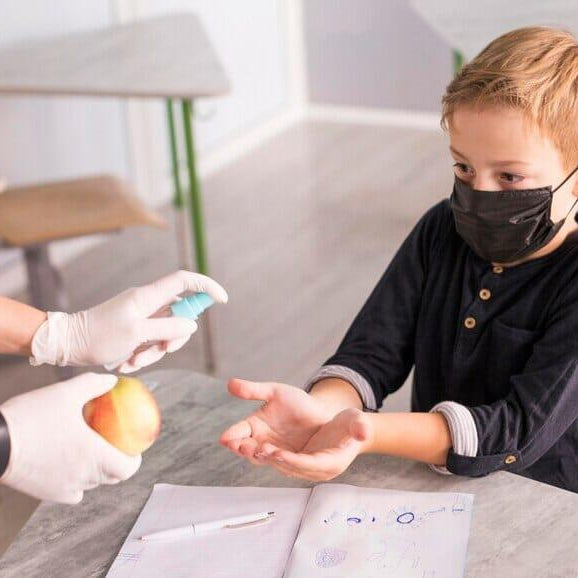 Disposable Gloves in Childcare: Promoting Cleanliness and Health