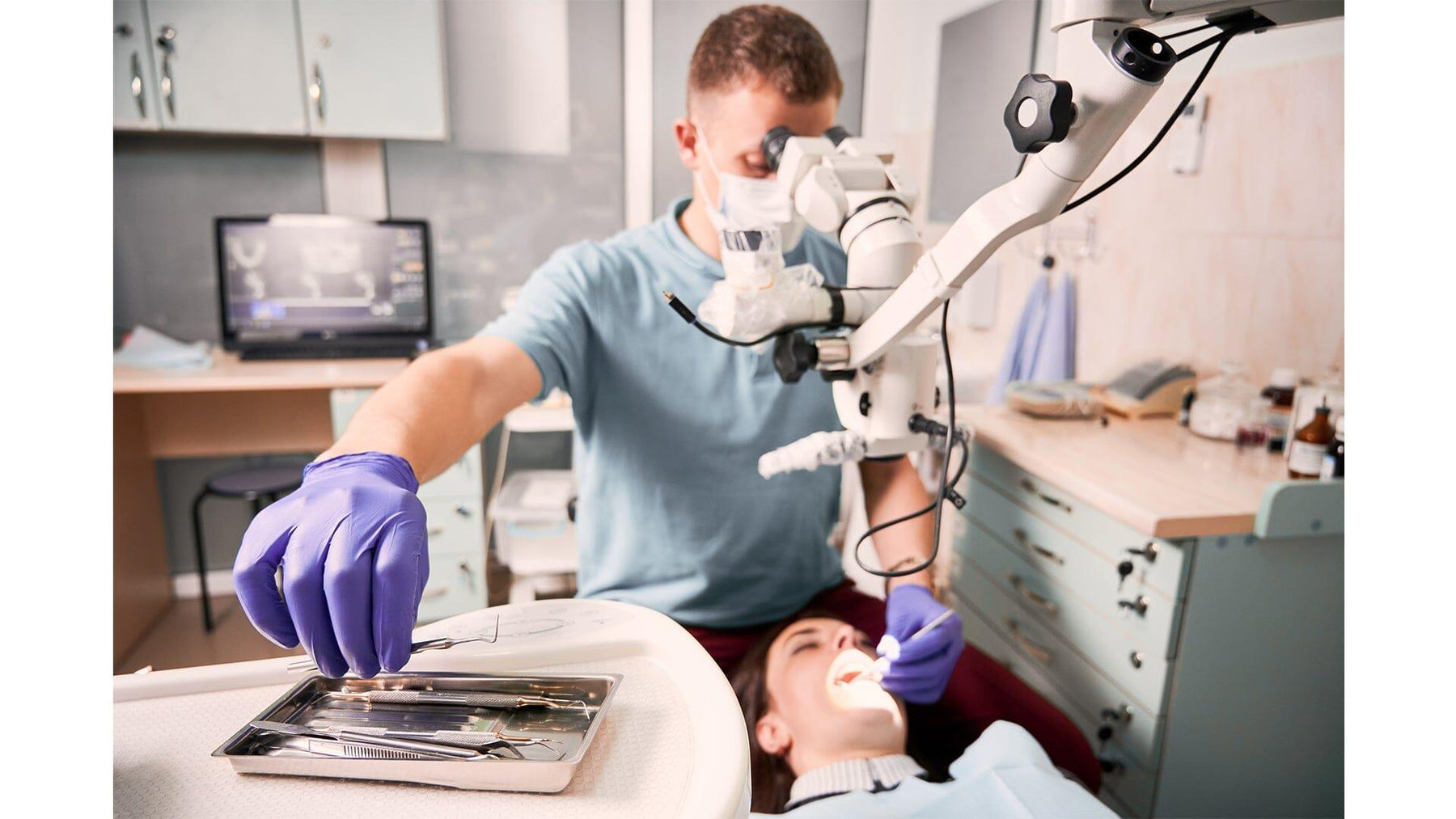 How to Choose the Best Gloves for Dentists