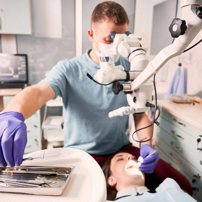 How to Choose the Best Gloves for Dentists